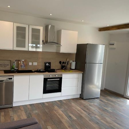 Studio 23 M2+Wifi +Parking Prive Aparthotel Oullins Bagian luar foto
