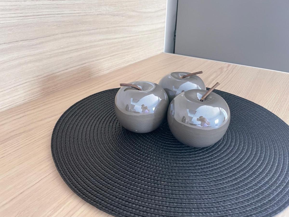 Studio 23 M2+Wifi +Parking Prive Aparthotel Oullins Bagian luar foto