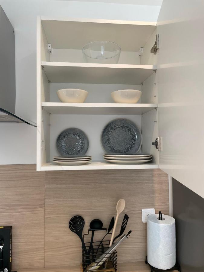 Studio 23 M2+Wifi +Parking Prive Aparthotel Oullins Bagian luar foto